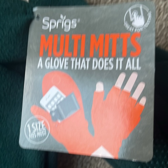 Winter gloves. Multi tasking. Brand new. 1 size fits most. - Picture 5 of 6